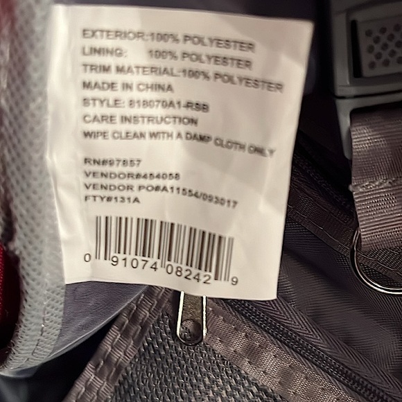 Avia magenta gym or travel bag - Picture 6 of 7